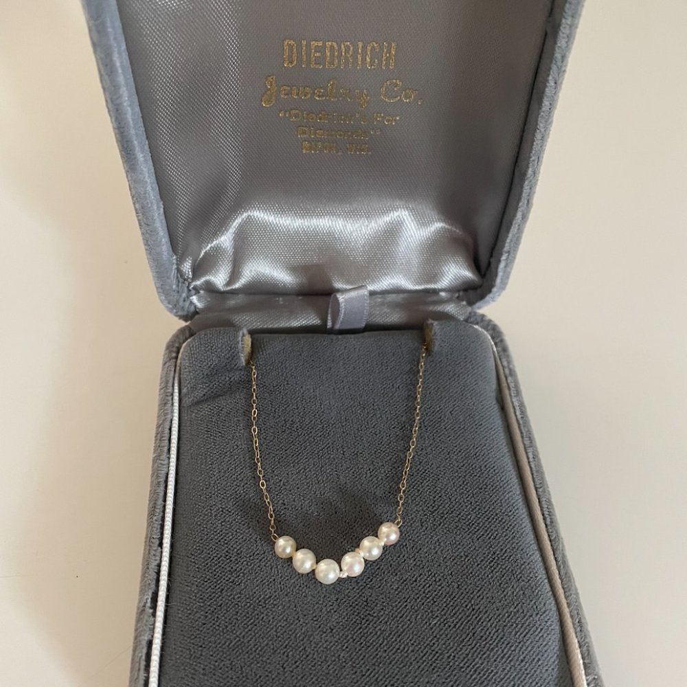 Pearl and Gold Necklace, 18" with 6 Pearls